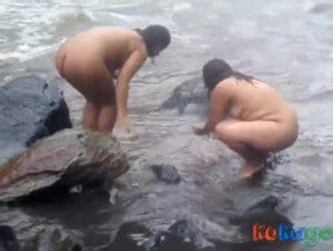 Two Indian Mature Womens Bathing In River Naked Avgle Life