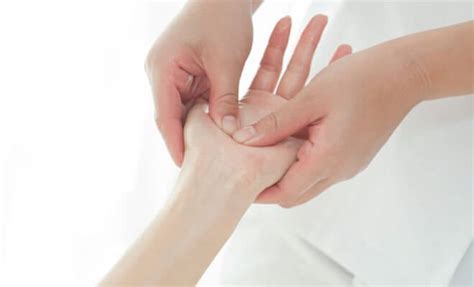¿cuáles son los beneficios de un masaje en las manos mejor con salud