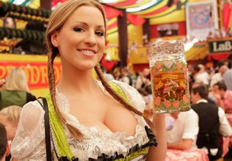 【動画あり】ドイツのビールイベントの女の子、めちゃくちゃ手マンされるww ポッカキット