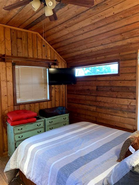 Are you longing for an incredibly romantic cabin in texas? Texas Cabin Rental | Romantic Hill Country Getaway
