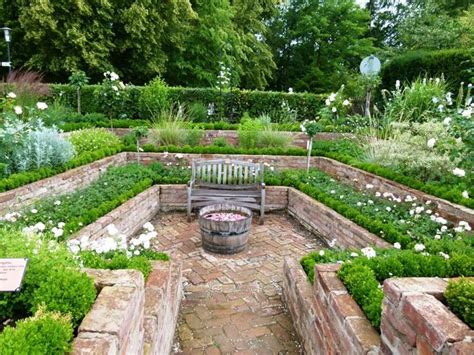 Gefällt 111.048 mal · 2.225 personen sprechen darüber. Der Senkgarten im Rosengarten in Hadamar - Wohnen und ...
