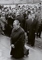 „Er kniet“ – Am 7. Dezember 1970: Willy Brandt’s Kniefall in Warschau ...