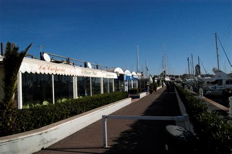 Non tutte le stazioni hanno un bar o dei distributori. MARINA DI NETTUNO C.N. S.P.A. Porto Turistico in provincia ...