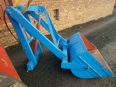 Tractor Three Point Linkage Rear Loader With Bucket Has New Ram Fitted