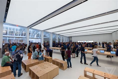 The Apple Store Is Now Just Called Apple The Verge