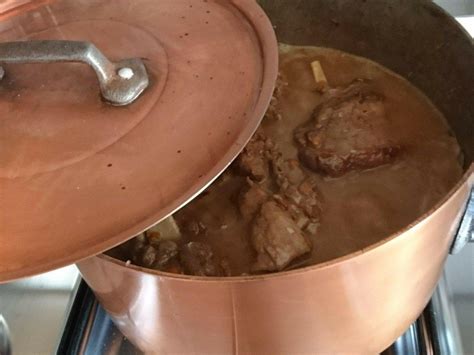 Sanglier farine carotte lardons bière brune oignon sel poivre