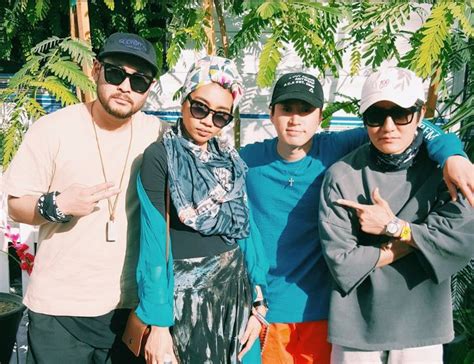Kalau anda adalah army (nama fandom) pasti ketahui fesyen pilihan setiap ahli kumpulan bts. Yuna, Suga BTS Dan Epic High Disatukan Dalam Sleepless In