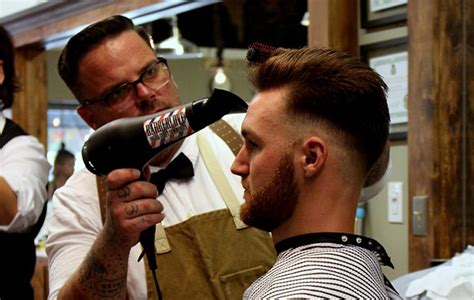 Se Busca Peluquero Para Trabajar En Barber Shop De Toronto