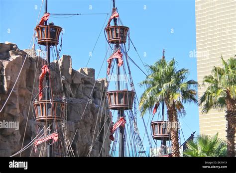 Las Vegas Nevada Usa October 20 Pirate Ship At Pond Near Treasure
