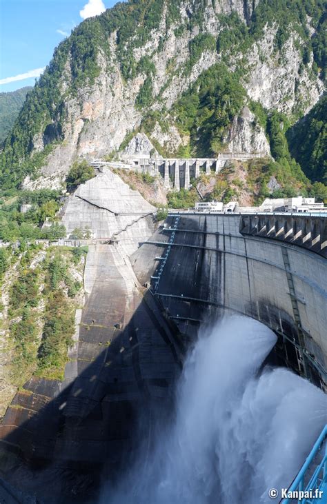 Barrage meaning, definition, what is barrage: Barrage de Kurobe - L'ouvrage hors norme à flanc de vallée ...