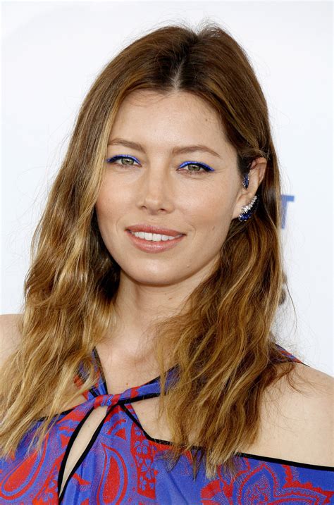 Sexy Jessica Biel Hot Pictures Will Make You Go Crazy For This Babe