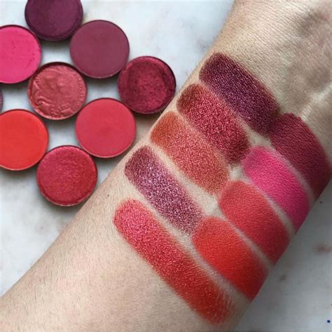 beautiful collection of red toned shadows lizdaggerbeauty creates wonderful content on her