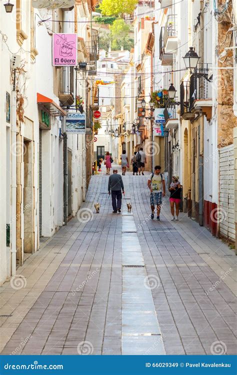 Narrow Traditional Streets Of Old Dubai Uae Editorial Photo