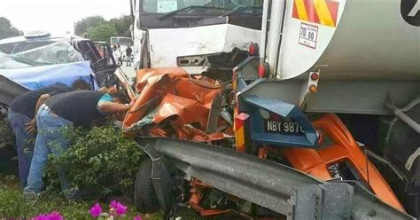 Kembara konvoi oren selamatkan felda yang berlangsung sabtu lalu, mendapat tentangan daripada pihak yang bimbang akan warga felda mendapat maklumat terkini mengenai perkembangan semasa felda dan negara. Malaysians Must Know the TRUTH: GAMBAR KEMALANGAN BAS,LORI ...