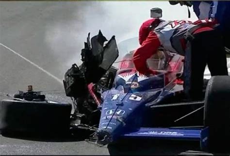Dan Wheldon Killed Photos From The Indy 300 Crash Ibtimes