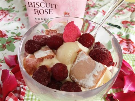 In der provenzalischen küche spielen frische zutaten eine ganz besondere rolle (vor allem tomaten, zucchini, auberginen, gemüse, kräuter, pilze, knoblauch und olivenöl). Tiramisu Ispahan (Himbeer-Litschi-Rose Tiramisu) - Typisch ...