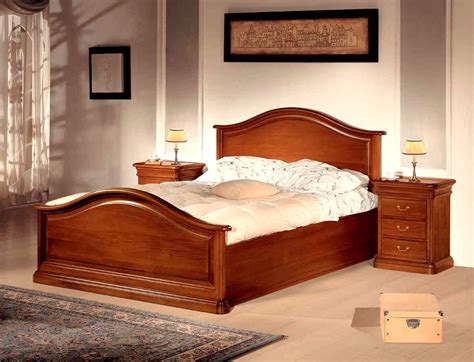 H 112 cm, 177x206 cm. Letti in legno: Letto matrimoniale in legno massiccio