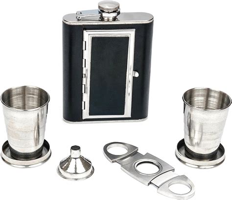 Perfect Pregame Flask T Set With Collapsible Shot Glasses And Double Bladed