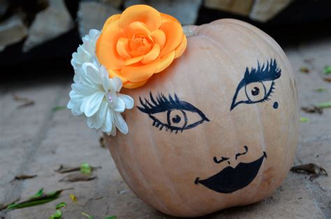 Pumpkin decorating ideas have evolved and become much more creative than ever before. Mr. Kate - DIY no carve Fall/Thanksgiving pumpkin decorating