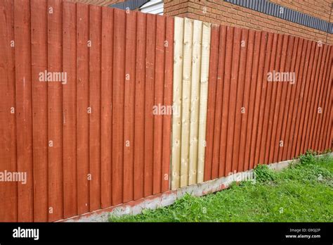 Palisade Fencing High Resolution Stock Photography And Images Alamy