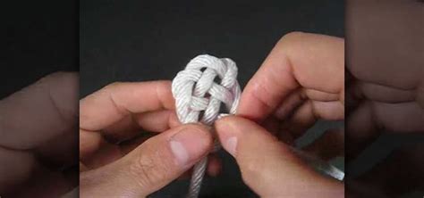 How To Tie A Keyhole Weave Knot Weaving Wonderhowto