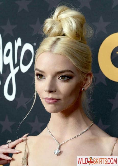 Anya Taylor Joy Anyataylorjoy Owlicats Nude Onlyfans Instagram