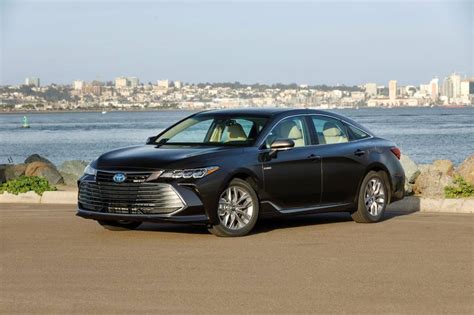 2021 Toyota Avalon Hybrid Review Prices And Pictures Edmunds