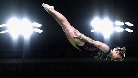 Maclennan Retains Womens Trampoline Title As Hancharou Soars To Mens