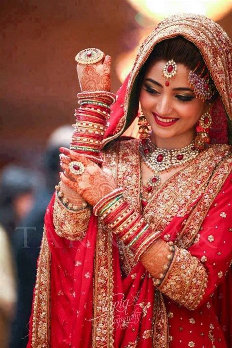 gorgeous bride ️everything is perfect in this pic indian bridal photos indian wedding