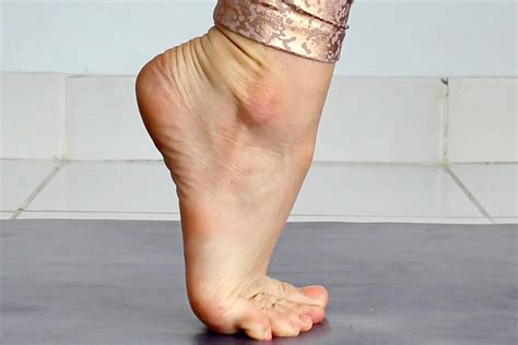 10 Soothing Stretches To Ease Foot Pain Fitness Mobility