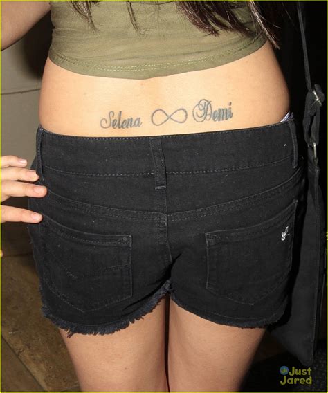 See more ideas about selena gomez, selena, selena gomez style. Selena Gomez: Fan Shows Off 'Selena' Tattoo | Photo 560337 ...