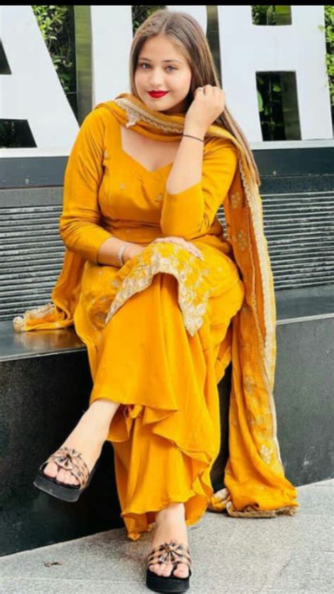 Punjabi Girls Punjabi Suits Salwar Suits Girl Photo Poses Girl