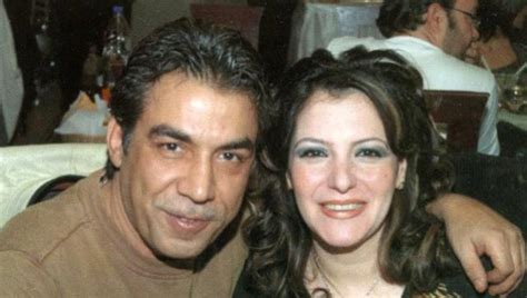 يشار إلى أن ياسر العظمة من مواليد دمشق 1942، وهو ممثل وكاتب ومؤلف ومنتج، واشتهر من خلال سلسلة مرايا التي ألفها وأعدّها لمدة تزيد على 35 عاما قام خلالها بتمثيل العديد من الشخصيات التي غالبا ما حملت الطابع النقدي الكوميدي. FARFESHplus | فرفش بلس - صور نجوم الكوميديا الذين أضحكوا ...