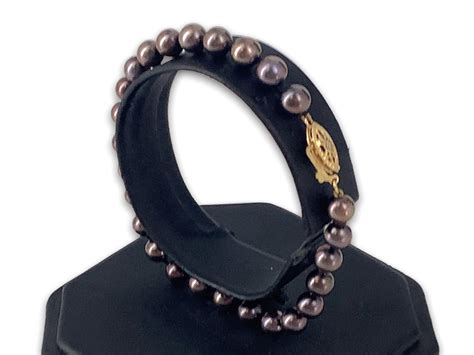 Lot Cultured Pearl Bracelet With Gold Clasp
