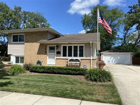 144 Westwood Dr Park Forest Il 60466 Mls 10795762 Redfin