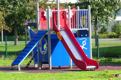 Red Park 2k Children Slide Play Equipment Plant Playground