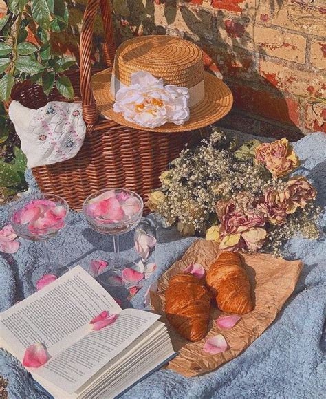 ⋆ 𝐀𝐄𝐒𝐓𝐇𝐄𝐓𝐈𝐂𝐒 ⋆ Cottage Core Aesthetic Nature Aesthetic Flower Aesthetic
