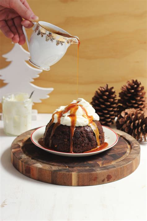 These vintage desserts will have you feeling nostalgic. 20 Festive Christmas Desserts - Love Swah