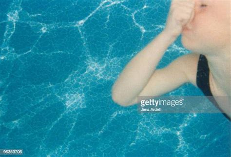 60 Meilleures Girl Hold Nose Photos Et Images Getty Images