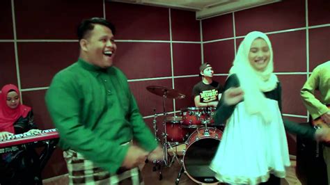 Suasana Hari Raya Anuar Zain And Elina Cover Fakulti Muzik Uitm Youtube
