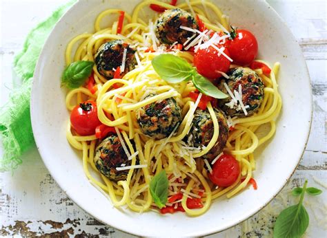 Spaghetti Met Spinazieballetjes Recept Allerhande Albert Heijn Belgi