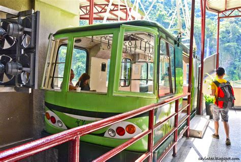 If you're planning to take a trip up to our chilly genting, do take note that their cable car service, awana skyway, will this update was recently released by resorts world genting on their facebook page saying that the cable car service is temporarily closed for maintenance for. Entree Kibbles: Taking the Cable Car to Yun-Hsien Park ...