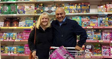 AMS Donate to Wave 105 Mission Christmas Appeal 2016  News