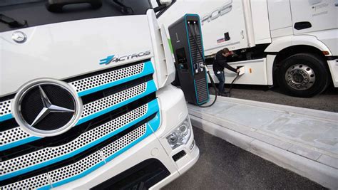 EActros Daimler Truck Stellt Ersten Elektrischen Serien Lkw Vor