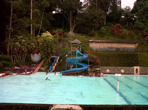 Taman Wisata  Kolam Renang Tirto Argo Siwarak Ungaran 