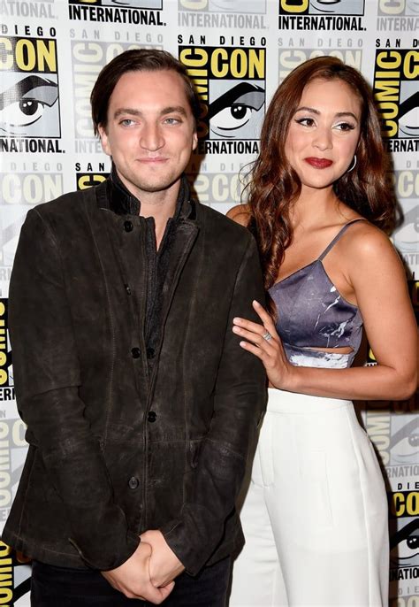 Pictured Richard Harmon And Lindsey Morgan 60 Photos Of The 100