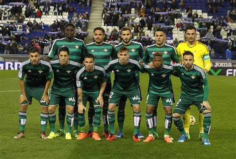 Aug 16, 2013 · dimanche soir, face au bétis séville (21 heures), zinedine zidane s'apprête à officialiser ses débuts sur un banc de touche dans le championnat espagnol. Le Real Betis cherche à accroître sa marge de manoeuvre ...