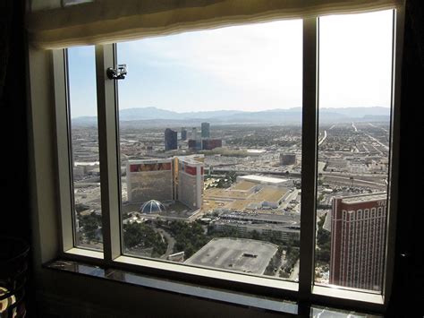 Why Can T You Open Windows In Vegas Hotels Onlinewallartdesign