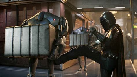 The Mandalorian Recreates Robot Fail Videos Because Star Wars Droids Are Real Now