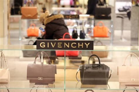 French Luxury Goods Firm Lvmhs Sales Rise Aided By Perfumes Wsj